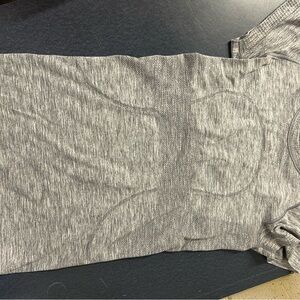 lululemon athletica Gray Short Sleeve Tee